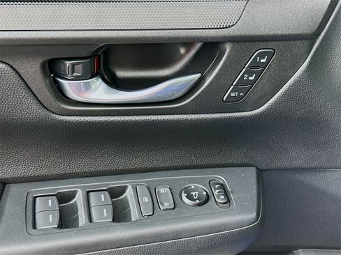 Used 2025 Honda CR-V Sport-L image 17