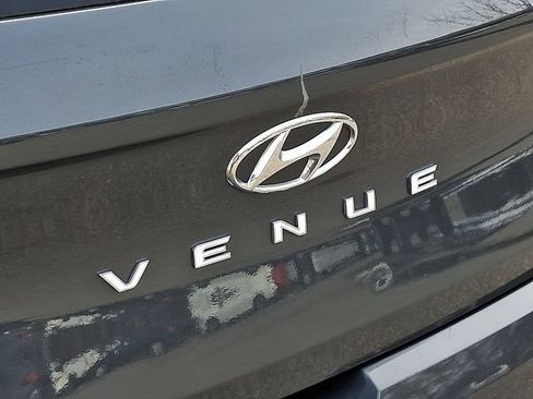 Used 2025 Hyundai Venue SEL image 36