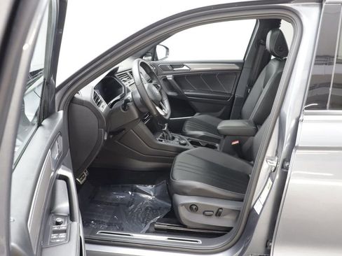 Used 2022 Volkswagen Tiguan SE R-Line AWD/4WD image 8