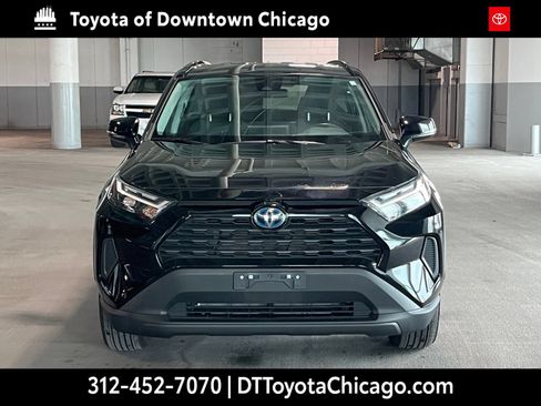 Used 2023 Toyota RAV4 XLE AWD/4WD image 3