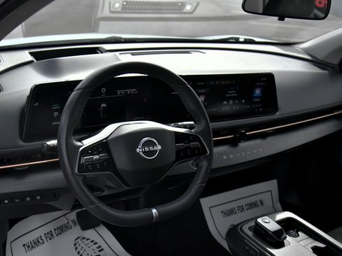 Used 2023 Nissan Ariya AWD image 14