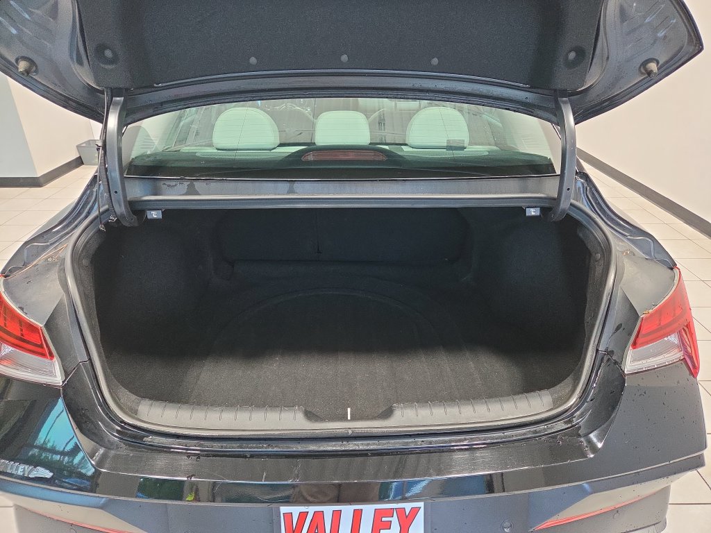 Used 2024 Hyundai Elantra Limited FWD image 12