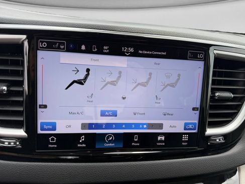 Used 2024 Chrysler Pacifica Touring-L FWD image 28