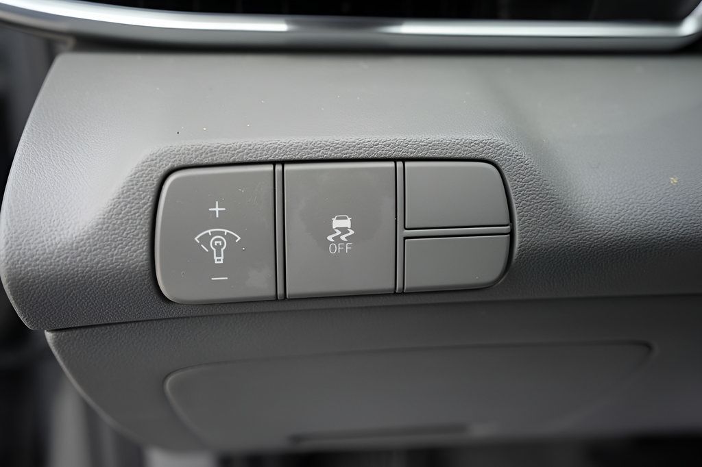 Certified 2024 Hyundai Elantra SEL w/ Convenience Package FWD image 24