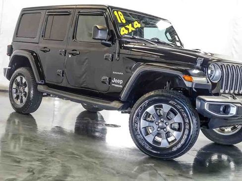 Used 2018 Jeep Wrangler Unlimited Sahara AWD/4WD image 5