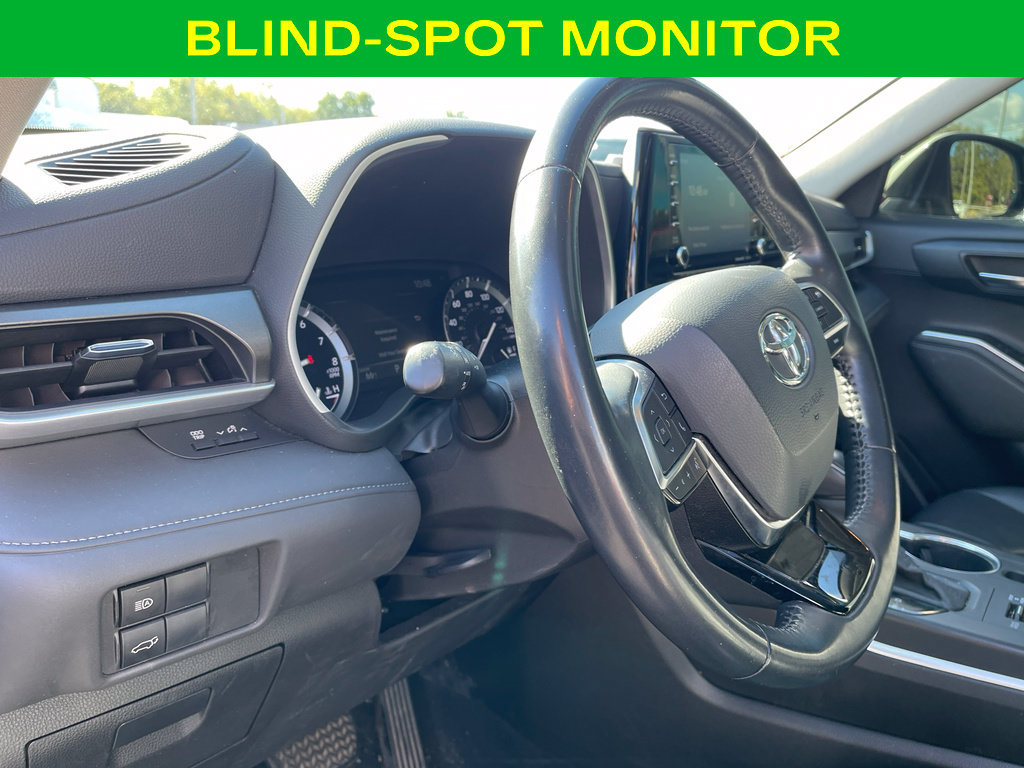 Used 2020 Toyota Highlander XLE AWD/4WD image 17