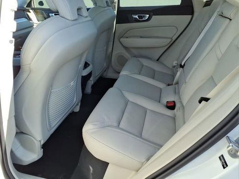 New 2026 Volvo XC60 B5 Ultra w/ Protection Package Premier AWD/4WD image 11
