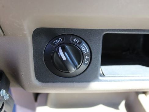 Used 2005 Nissan Frontier SE image 13