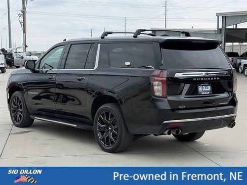 Used 2021 Chevrolet Suburban Premier w/ Premium Package AWD/4WD image 8