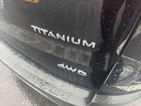 Used 2020 Ford EcoSport Titanium image 5