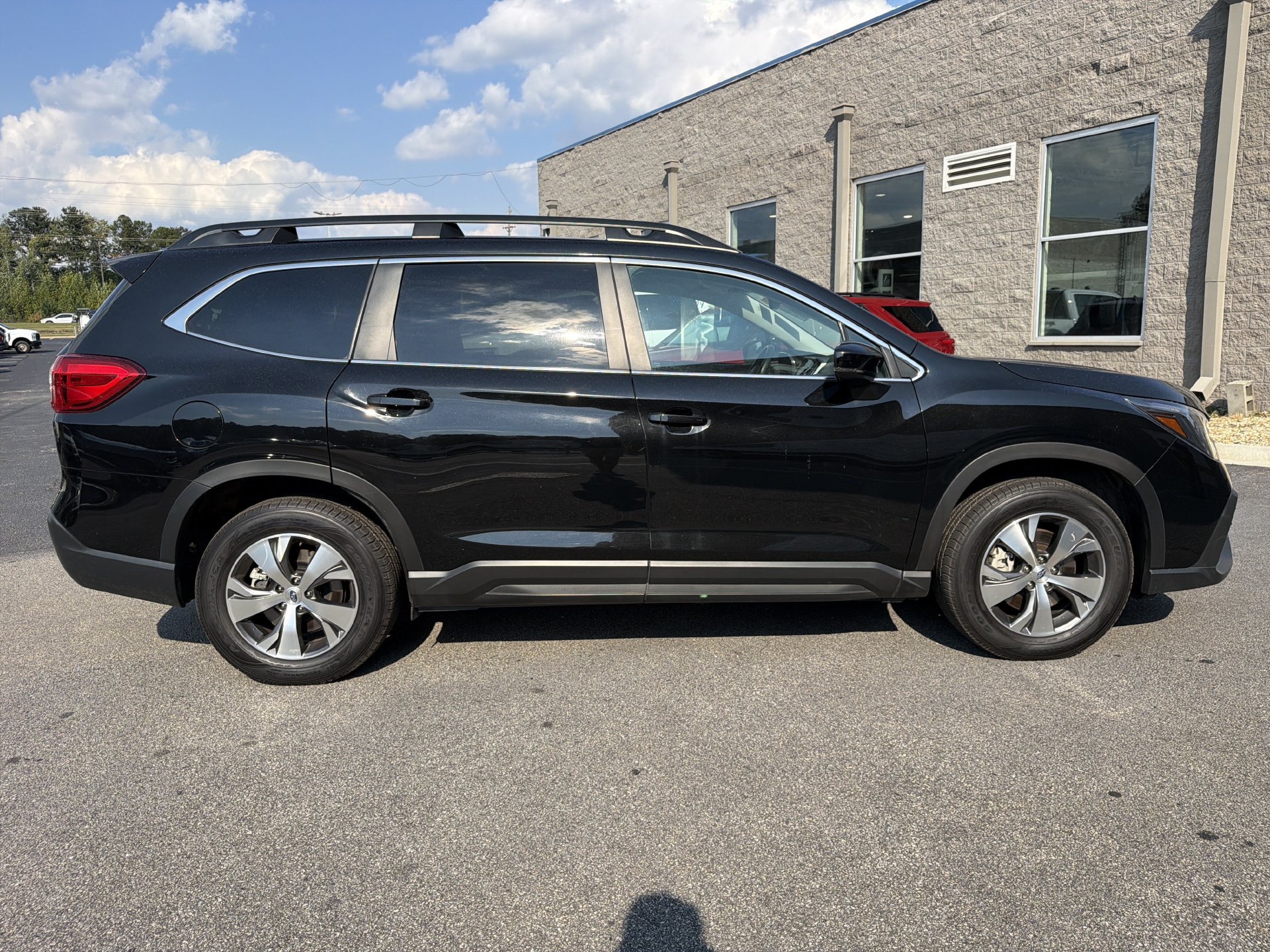 Used 2025 Subaru Ascent Premium AWD/4WD image 17