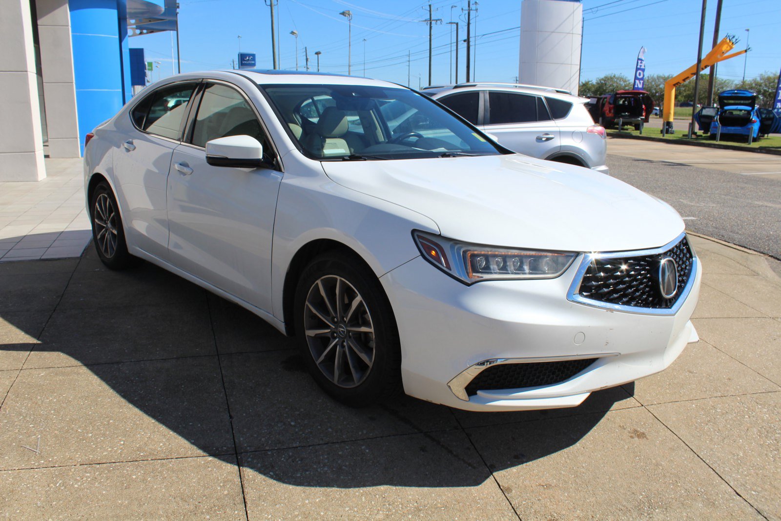 Used 2018 Acura TLX FWD image 1