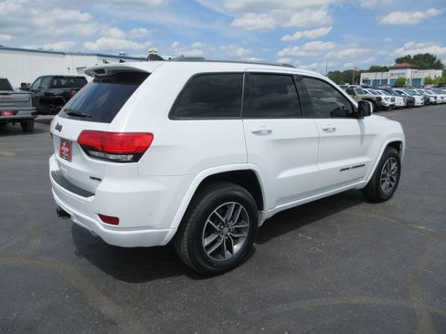 Used 2018 Jeep Grand Cherokee Limited w/ Trailer Tow Group IV AWD/4WD image 6
