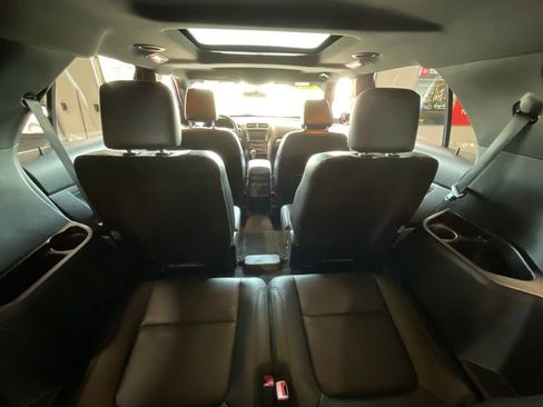 Used 2018 Ford Explorer XLT w/ Equipment Group 202A image 24