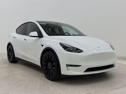 Used 2022 Tesla Model Y Performance AWD/4WD image 7