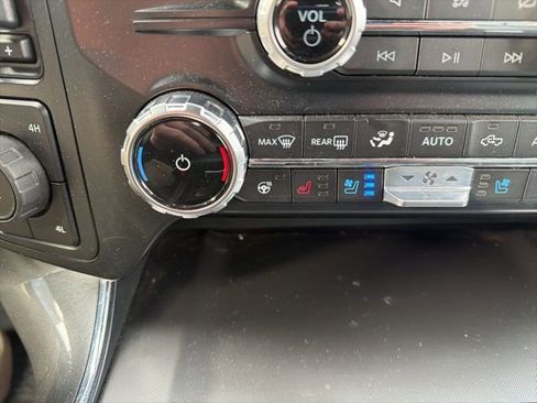 Used 2022 Ford F150 Lariat w/ Equipment Group 502A High image 40