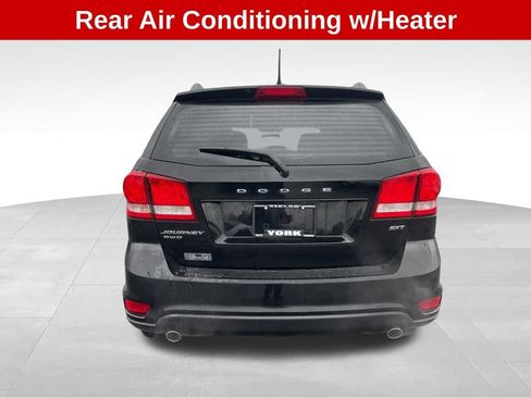 Used 2015 Dodge Journey SXT w/ Flexible Seating Group image 4