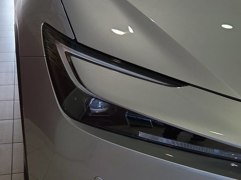New 2026 Toyota Prius Plug-In Hybrid FWD image 7