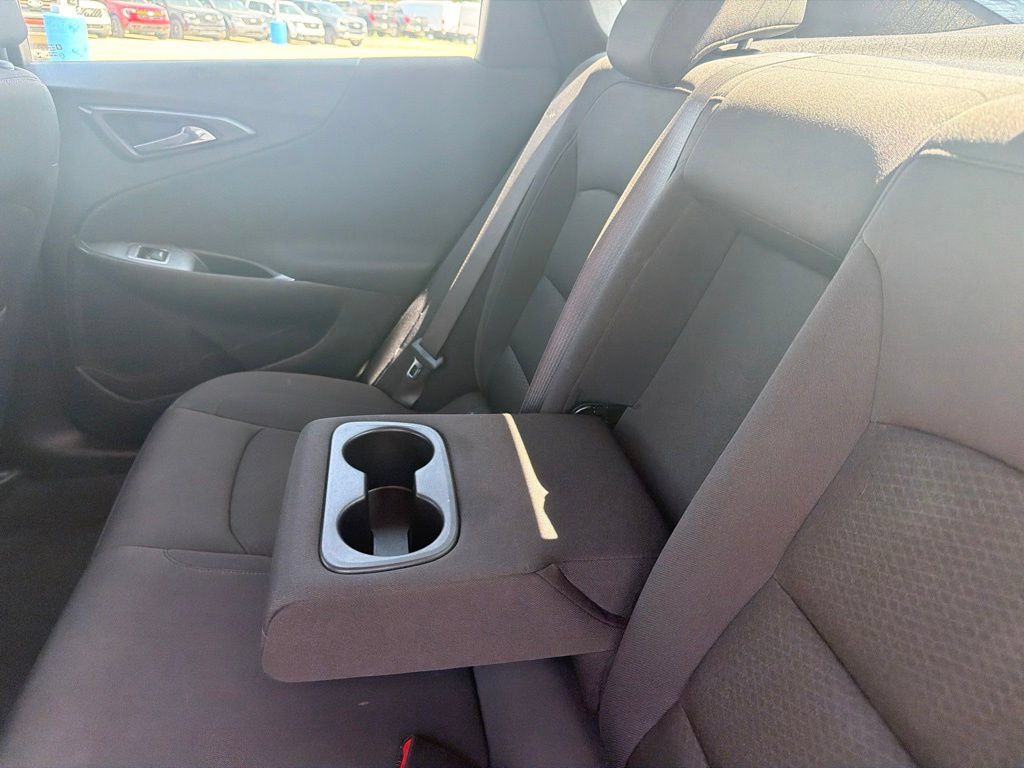 Used 2023 Chevrolet Malibu LT FWD image 25