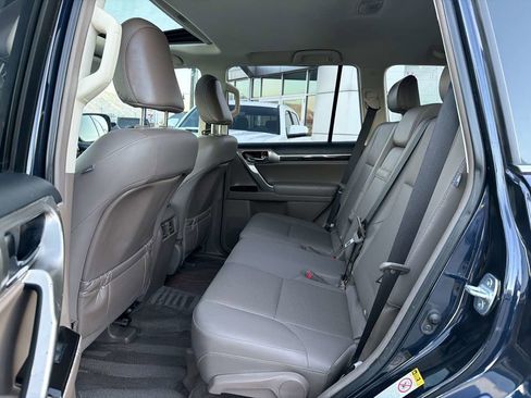 Used 2018 Lexus GX 460 image 12