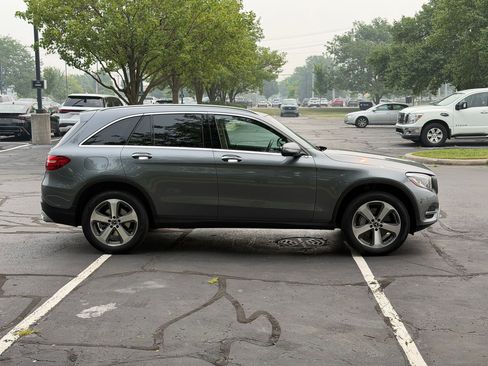 Used 2019 Mercedes-Benz GLC 300 4MATIC image 8