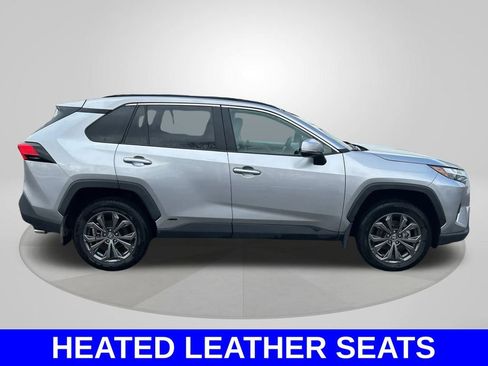 Used 2023 Toyota RAV4 XLE Premium image 4