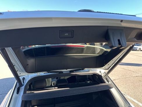 New 2026 Volkswagen Tiguan SEL R-Line image 10