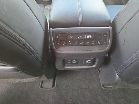 Used 2023 Nissan Pathfinder Platinum image 25