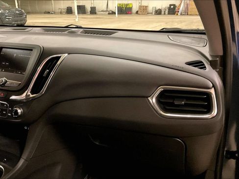 Used 2024 Chevrolet Equinox LT AWD/4WD image 15