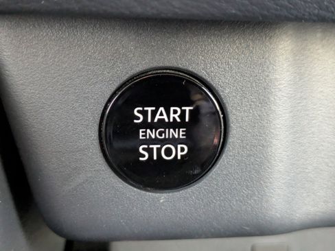 Certified 2025 Nissan Rogue SL image 34