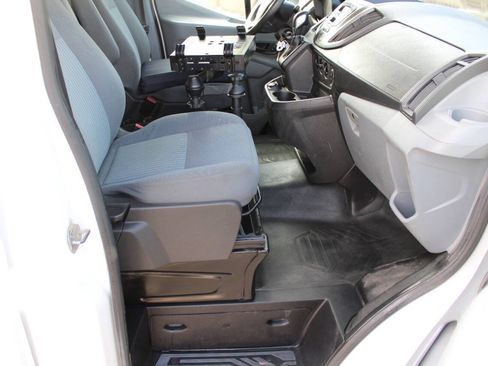 Used 2019 Ford Transit 250 148 Medium Roof RWD image 7