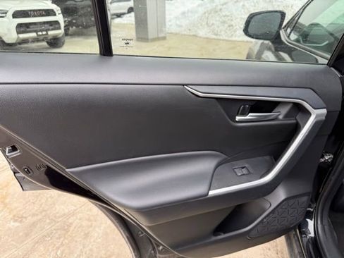 Used 2025 Toyota RAV4 XLE image 24