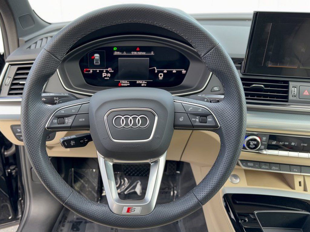 Used 2024 Audi Q5 2.0T Premium Plus w/ Premium Plus Package AWD/4WD image 10