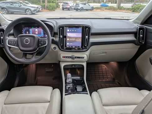 Certified 2023 Volvo XC40 B5 Plus w/ Protection Package Premier image 16