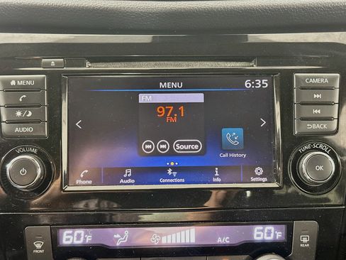 Used 2019 Nissan Rogue SV FWD image 21