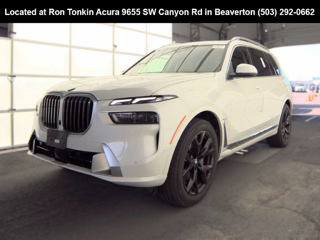 Used 2026 BMW X7 xDrive40i AWD/4WD image 3