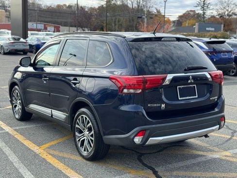 Used 2016 Mitsubishi Outlander SEL image 3