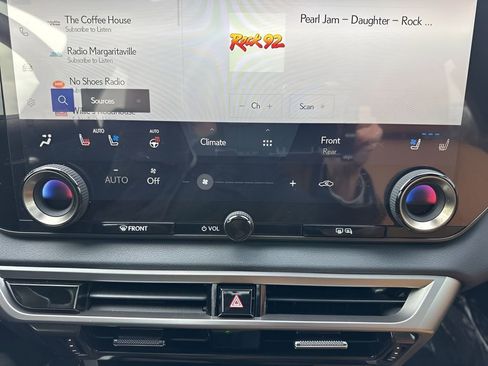 Used 2023 Lexus RX 350 Premium image 19