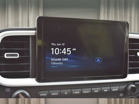 New 2025 Hyundai Venue Limited image 14