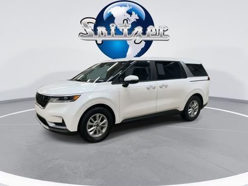 Certified 2024 Kia Carnival LX image 4