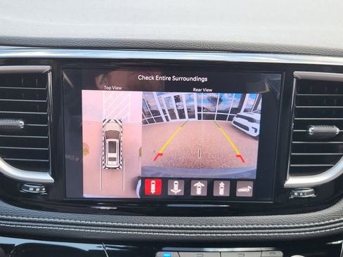 New 2026 Chrysler Pacifica Select image 13