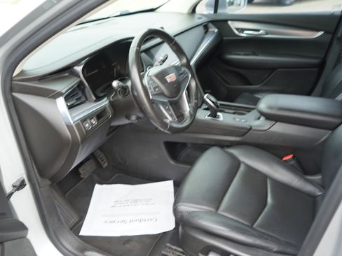 Used 2018 Cadillac XT5 Premium Luxury FWD image 10