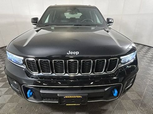 Used 2023 Jeep Grand Cherokee Overland w/ Luxury Tech Group IV AWD/4WD image 7