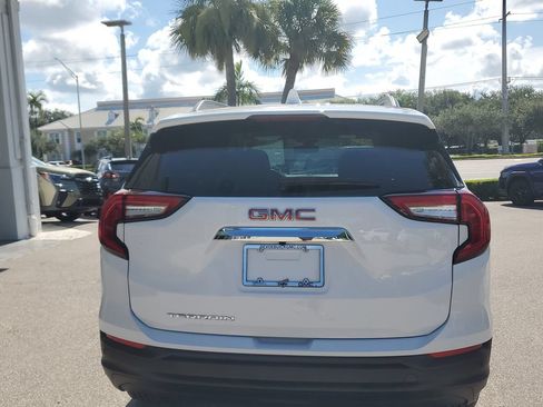 Used 2023 GMC Terrain SLE w/ Driver Convenience Package FWD image 13