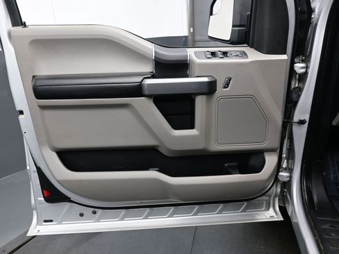 Used 2019 Ford F150 XLT image 9