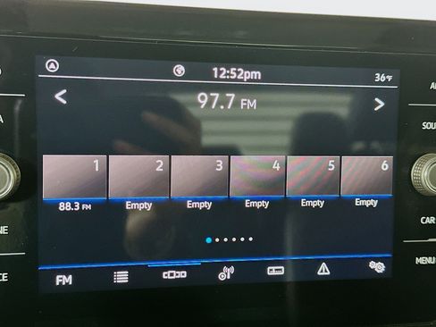 Used 2025 Volkswagen Jetta SE image 21