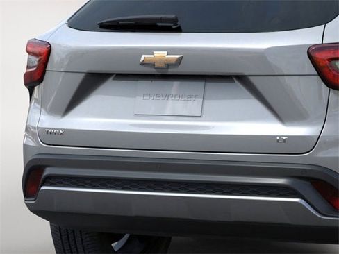 New 2026 Chevrolet Trax LT w/ Driver Confidence Package image 15