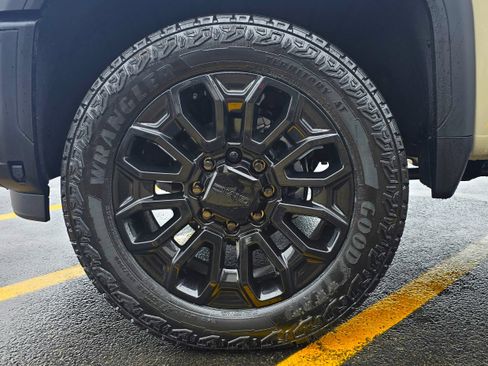 New 2026 GMC Sierra 2500 AT4 w/ AT4 Premium Plus Package image 11