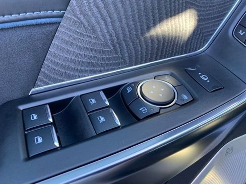 New 2025 Ford F350 Platinum w/ FX4 Off-Road Package image 11