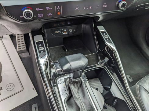 Certified 2024 Kia Sorento SX image 28